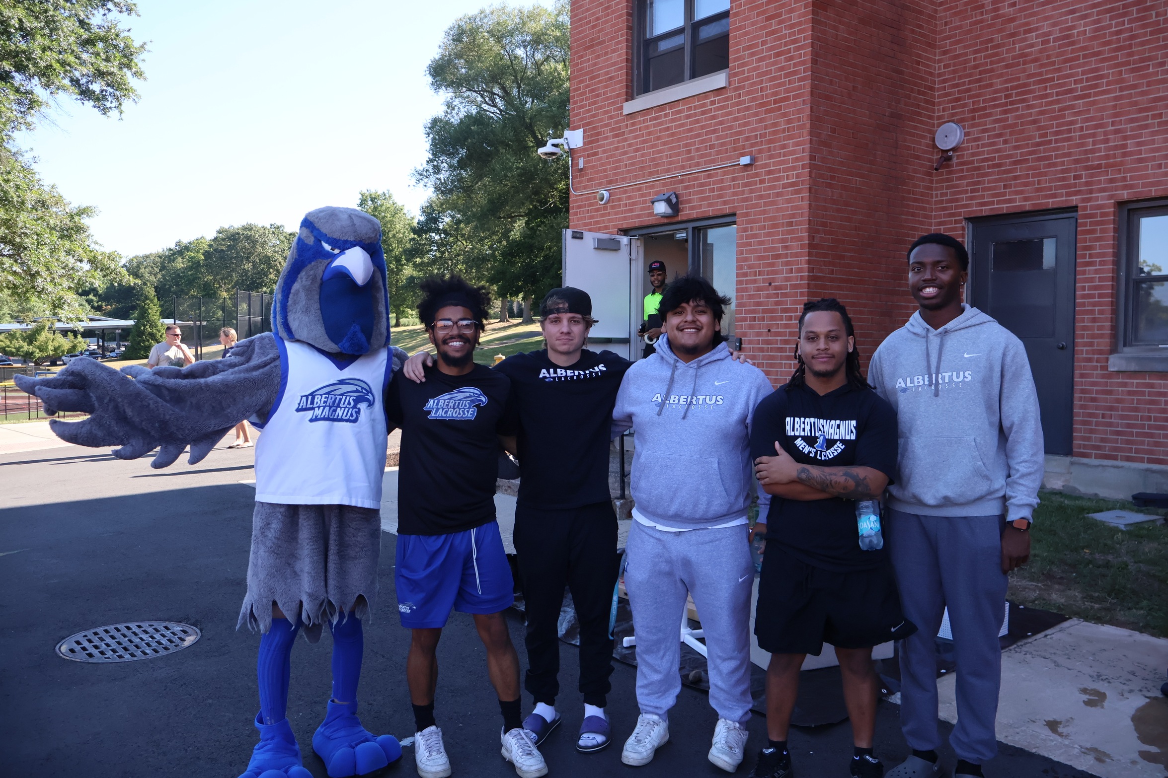 Student-Athletes Assist WIth 2025 Move-In Day