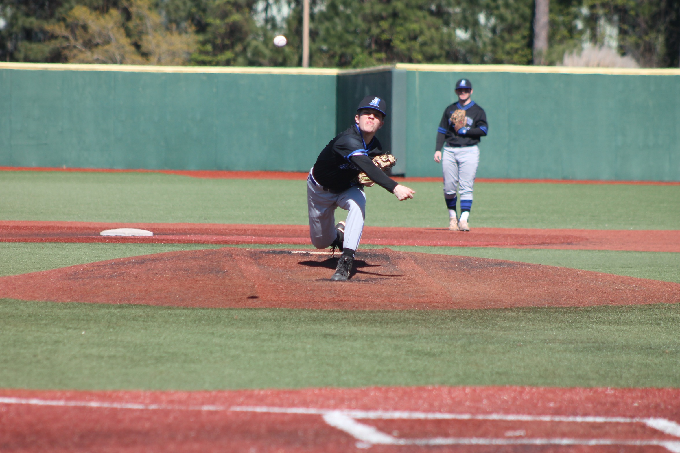 Baseball Suffers Doubleheader Setback to Elms in Regular Season Finale