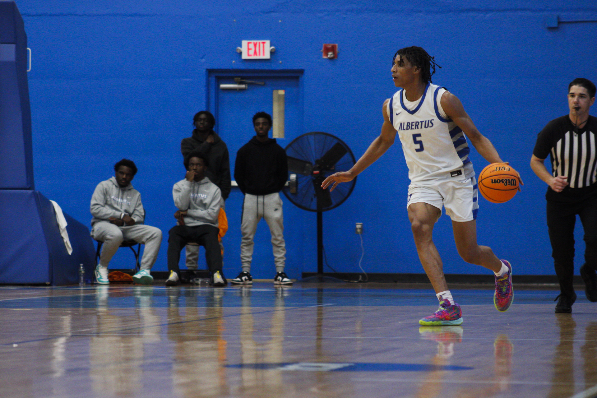 Men's Basketball Pulls Away From Amherst In Second Half To Secure First Home Win