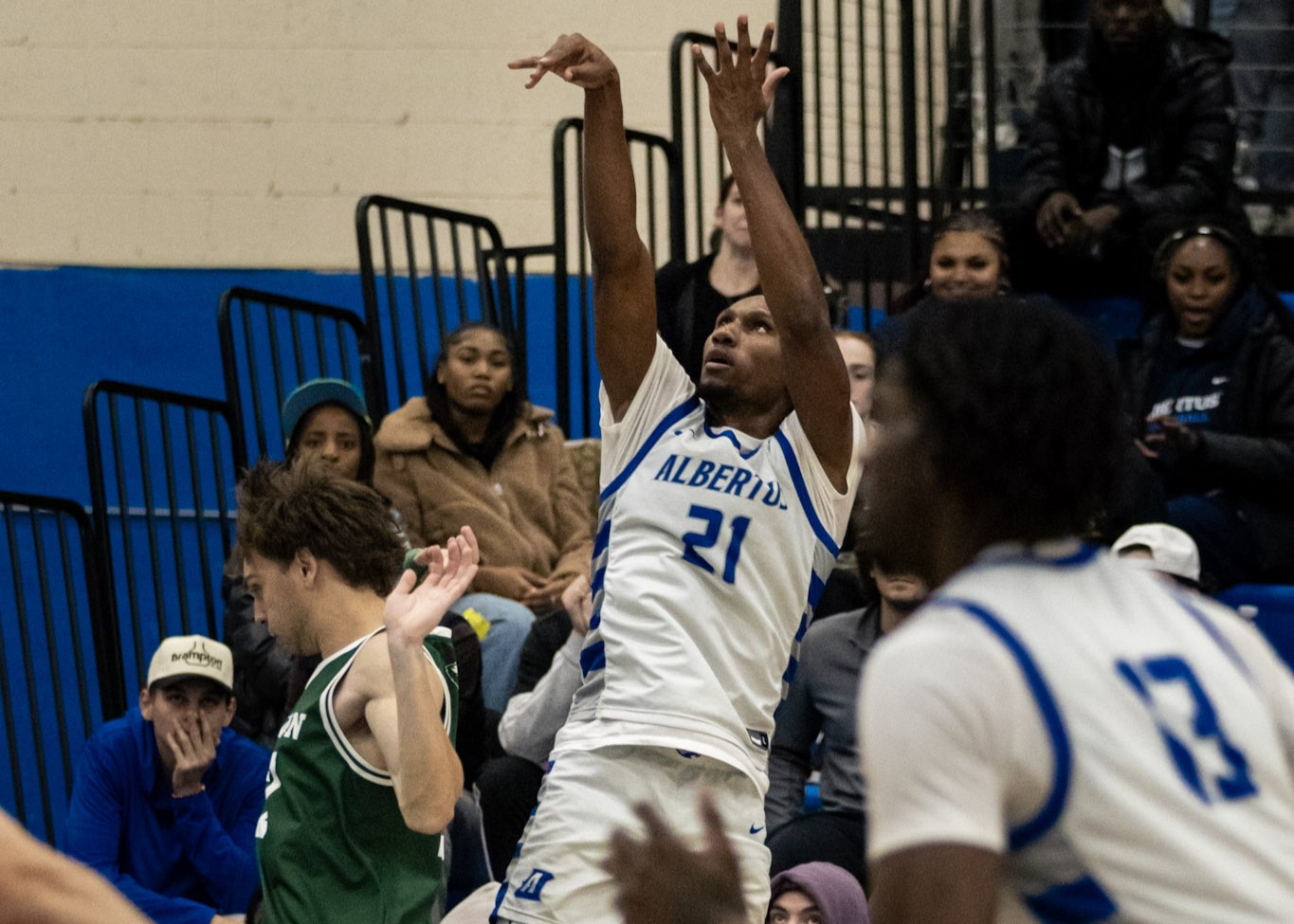 Kirkland Scores 33 Points, But Men's Basketball's Late Rally Falls Just Short in Loss To SJC