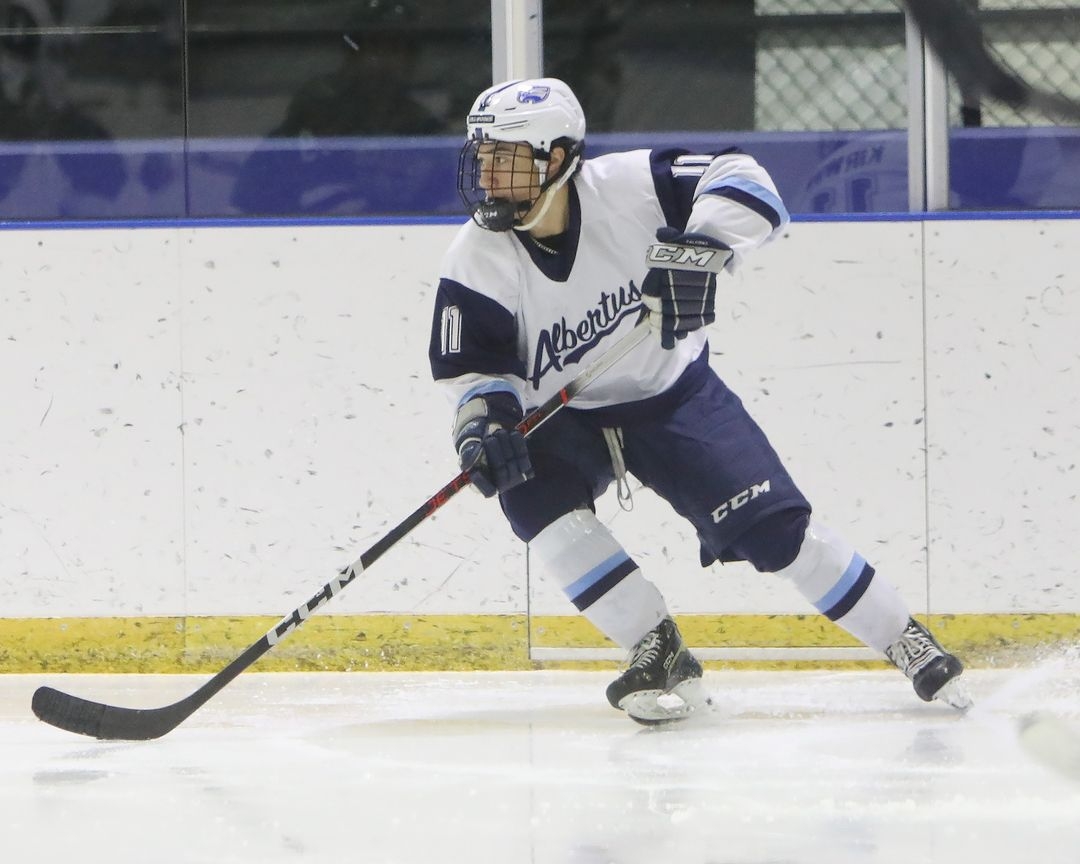 Men's Ice Hockey Shutout By No. 9 Trinity