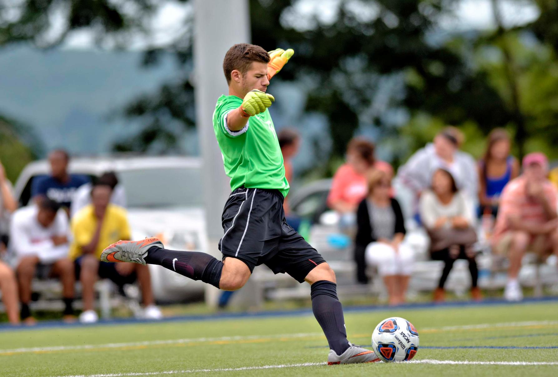 Photo by: Ron Waite/Photosportacular