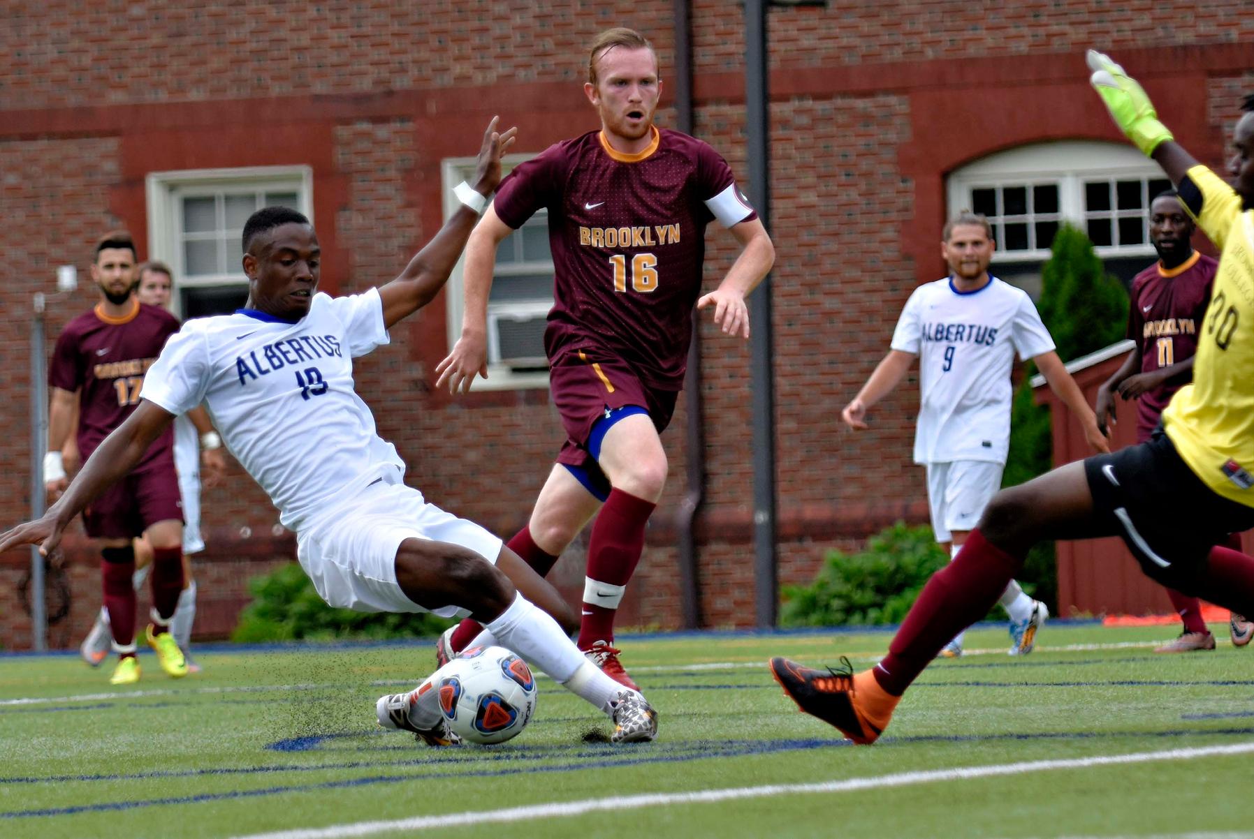 Photo by: Ron Waite/Photosportacular