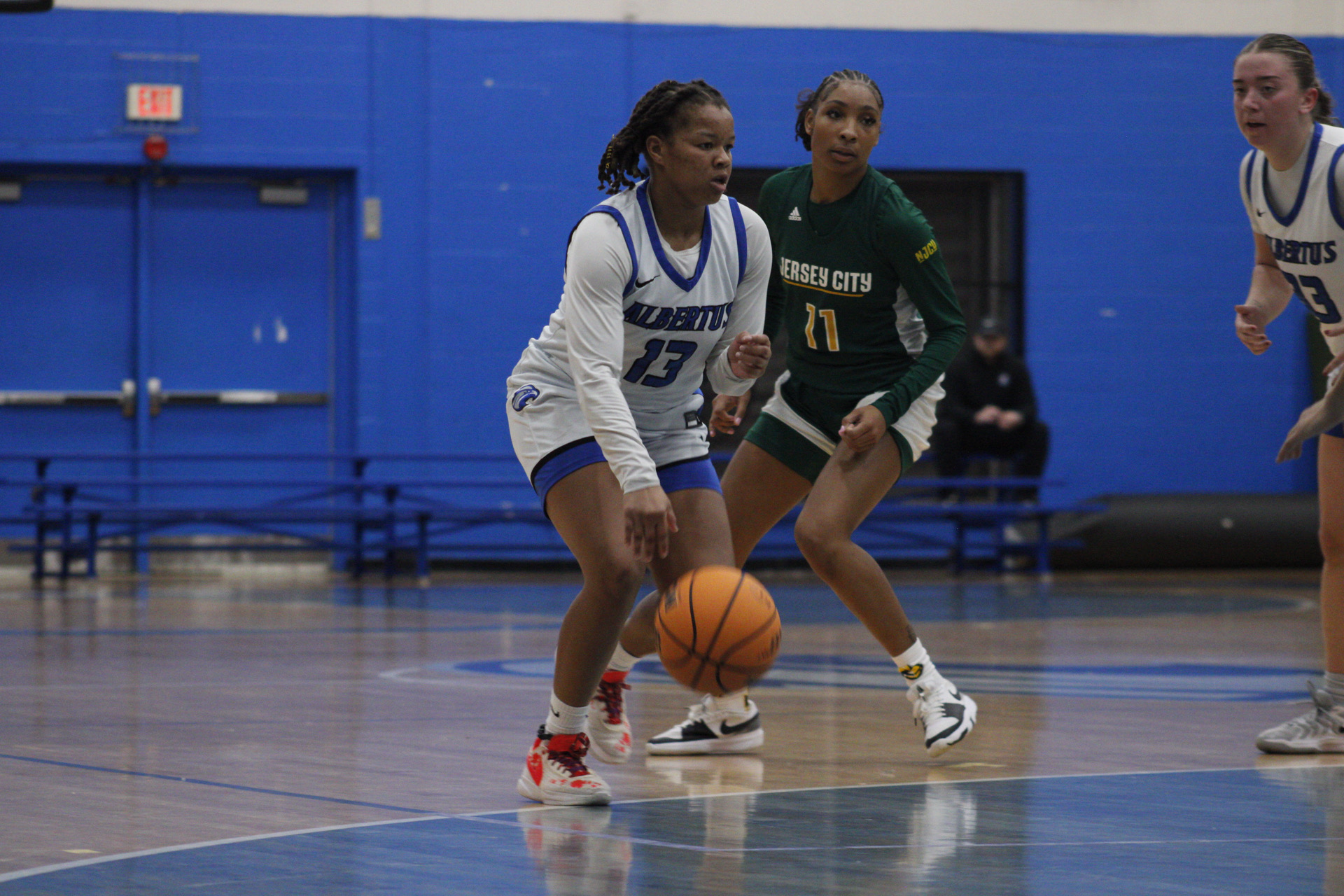Women's Basketball Makes Third Quarter Rally, But Fall Short Against Amherst