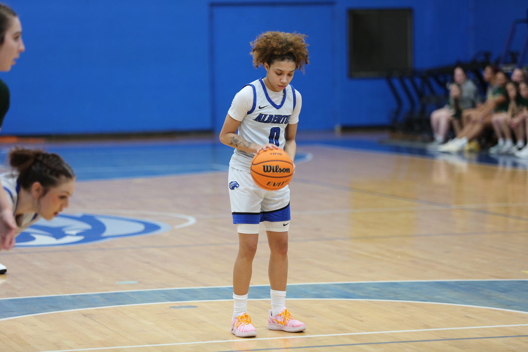 Velez Scores Career-High 35 Points As Women's Basketball Defeats USJ
