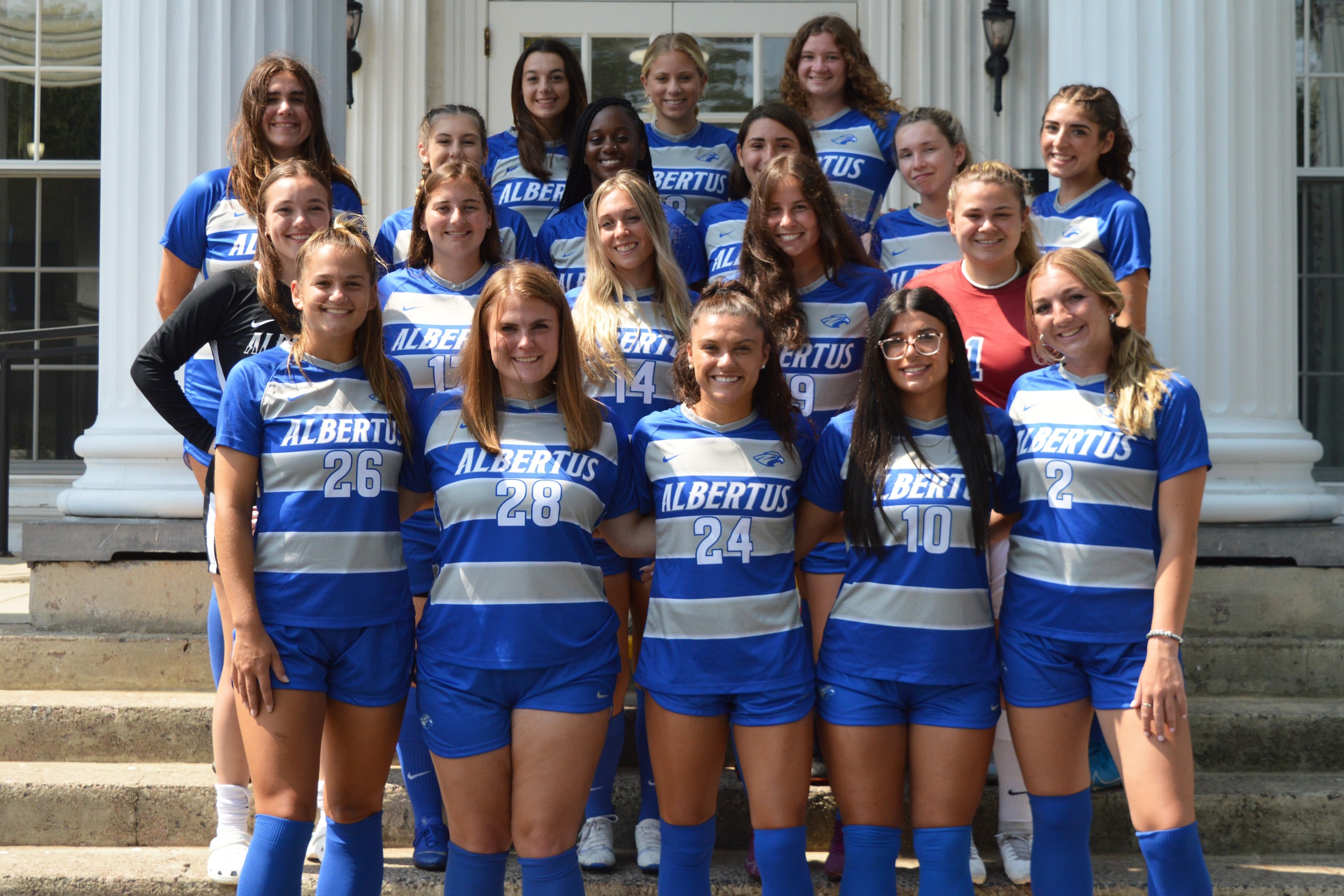 Women's Soccer Shuts Down Mariners in Season Opener