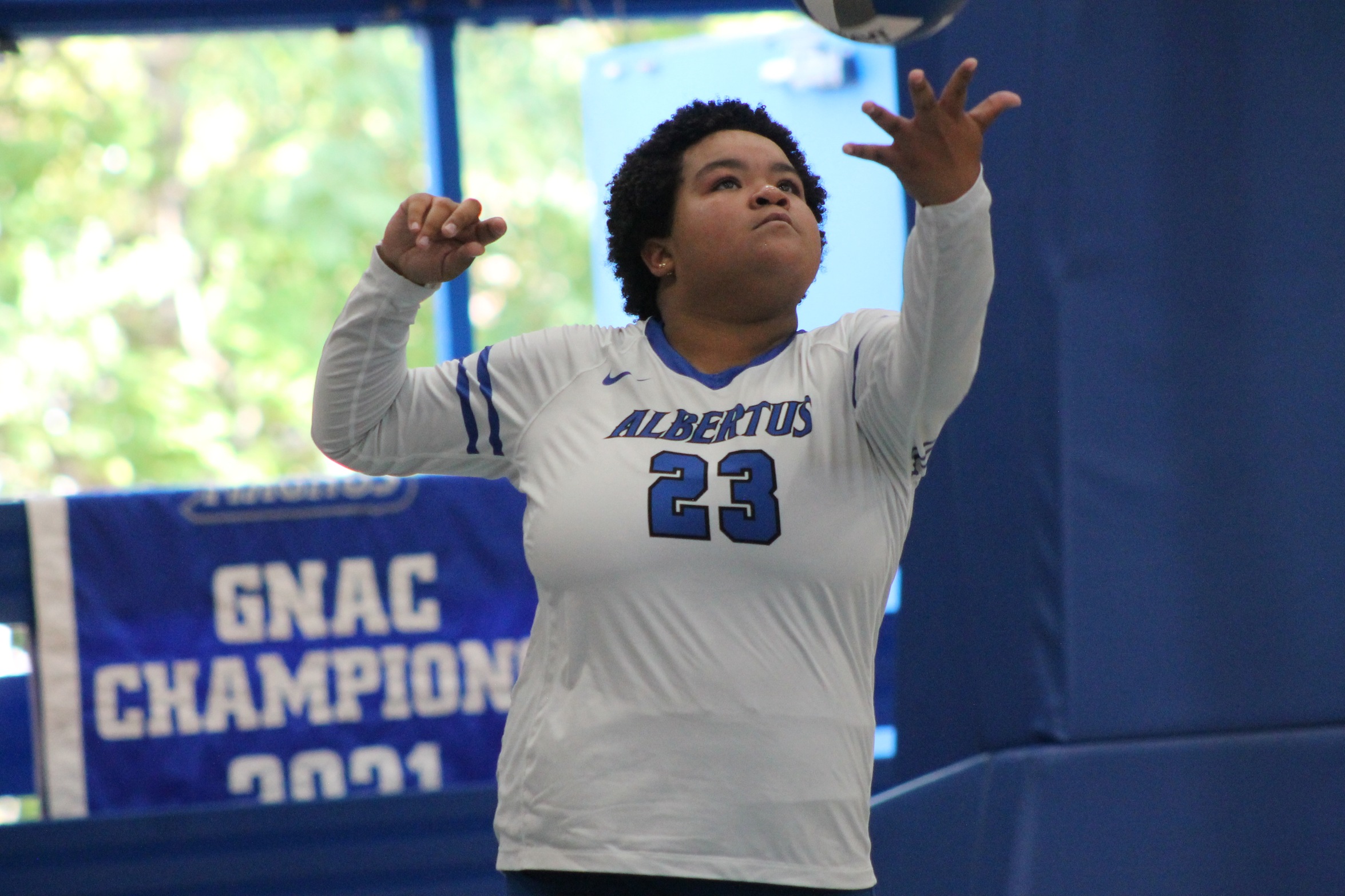 Volleyball Earns First Win Of Season Over Old Westbury, Drops Late Game To Salem State